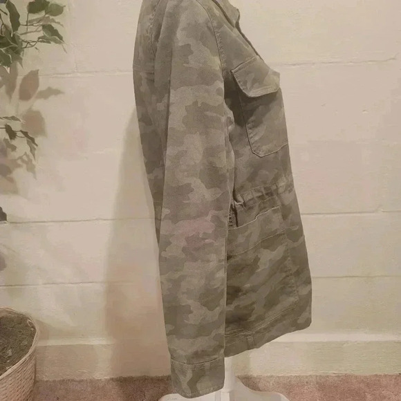 Caslon Camouflage Utility Jacket Snap Closure Size SMALL Pockets Cinch Waist. - Picture 4 of 12
